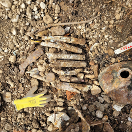 München Stabbrandbomben 4lbs + Waffenteile, 2024.jpg