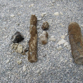 Granate und Stabbrandbombe, München 2012.JPG