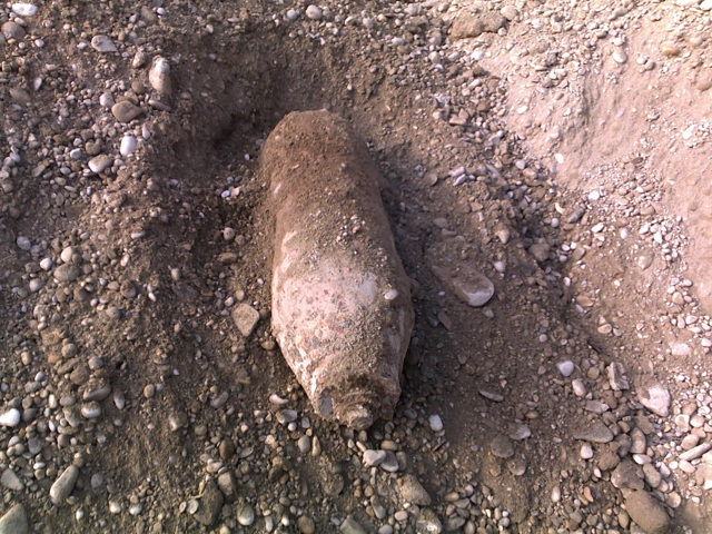 Sprengbombe 250lbs. München- Lerchenau 2009.jpg